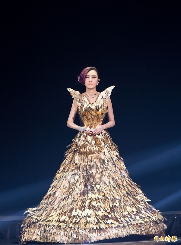 即使萬般不捨，最後一場演唱會之後，期待二姊擁有新的人生。（寬宏藝術提供）