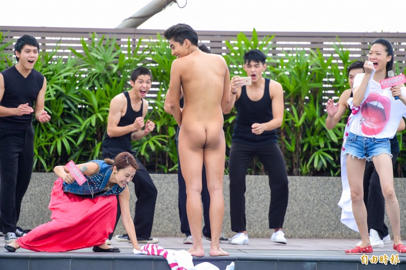 那些批鬥波多野結衣作公益不宜的人，看王大陸的屁股看得開心嗎？都不覺得矛盾嗎？別說你沒看過！這點進來不就又看了？（記者王文麟攝）