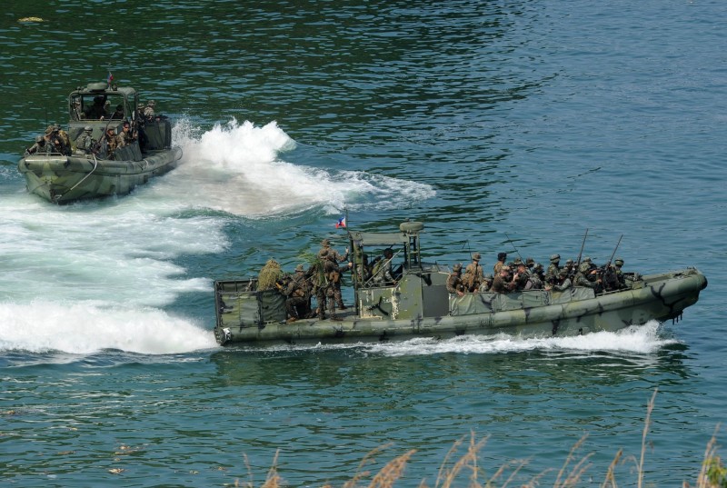 巡邏南海將成為美國是否有心經略亞太的重要指標。（圖為美菲兩國17日起在南沙群島進行聯合軍演，AFP）