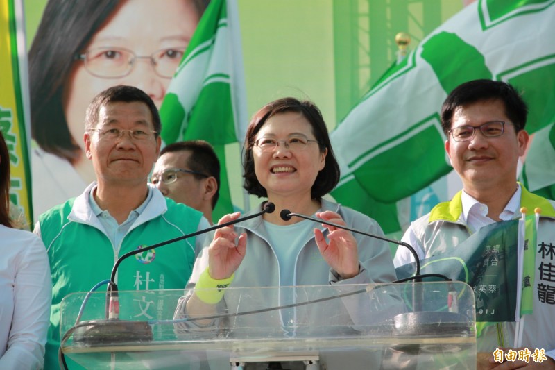蔡英文主席為了這一戰，準備了七年，朱立倫主席要在百日內直追，傾盡黨產都不知道有沒有得拚？（記者鄭鴻達攝）
