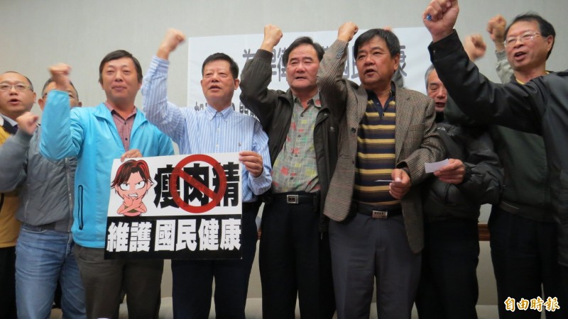 中豬協也召開記者會，表達對瘦肉精美豬「堅決反對　絕不妥協」的態度。呵呵，大家都好關心豬農生計喔。（記者陳鈺馥攝）