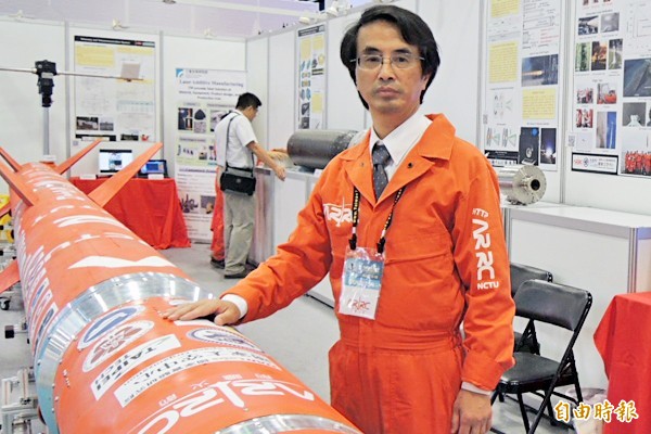 ARRC主任吳宗信認為，生產小火箭發射小衛星進入低軌道，是台灣太空產業的機會。（記者湯佳玲攝）