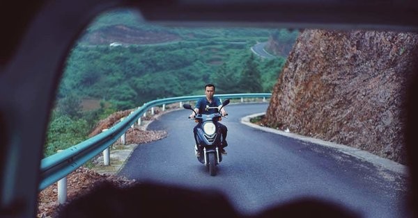 隨時電影在台上映，導演的同名詩集也付梓出版。