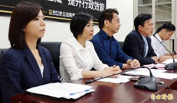 立法院時代力量黨團提案裁撤「蒙藏委員會」、「僑務委員會」與「國軍退除役官兵輔導委員會」。（資料照，記者朱沛雄攝）