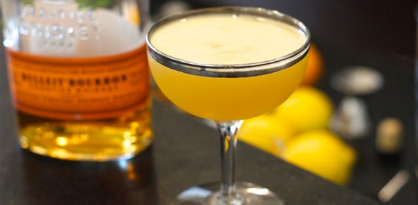 以Bulleit Bourbon威士忌調製的Whiskey Sour。（圖：philly.thedrinknation.com）