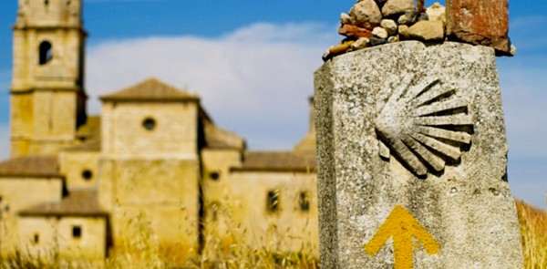 聖雅各古道引路的扇貝標誌。（圖：freshdesignpedia.com）