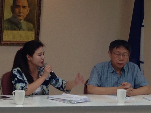 台北市長柯文哲5日中午首度赴市議會國民黨團報告重大政策及預算。（記者何世昌攝）