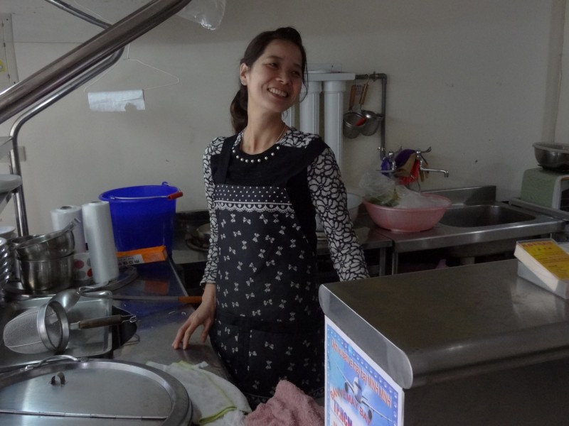 蓉因為家裡開餐廳，從小就會做越南菜。（圖：作者提供）