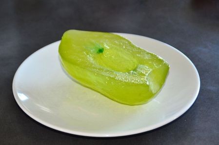 citron, 圖版來源：https://en.wikipedia.org/wiki/Citron#/media/File:Halv_sukat.JPG