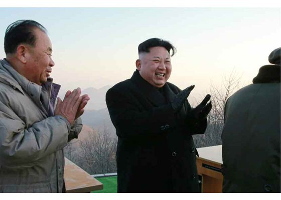 金正恩親臨現場觀看。（圖擷自北韓《勞動新聞》）