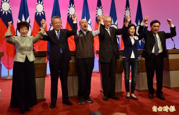國民黨要選新主席,本是一件喜事,可惜候選人相互丟泥巴抹黑,陷入一種「扮家家酒」的弱智局面。(資料照) 國民黨要選新主席,本是一件喜事,可惜候選人相互丟泥巴抹黑,陷入一種「扮家家酒」的弱智局面。(資料照)