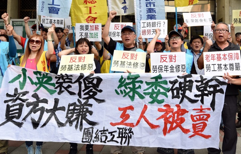 法律制度要落實，讓社會大眾明白內容，應該是執政者應該遂行的第一步（記者楊金城攝）