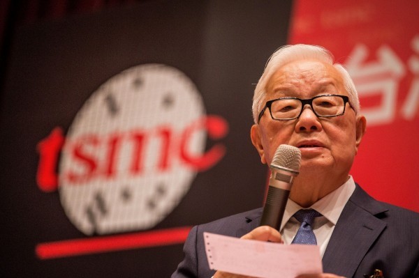 日前，台積電張董出席工商協進會會員大會，明確重申「我們投資首選是在台灣」，並強調感謝政府幫助。（彭博）