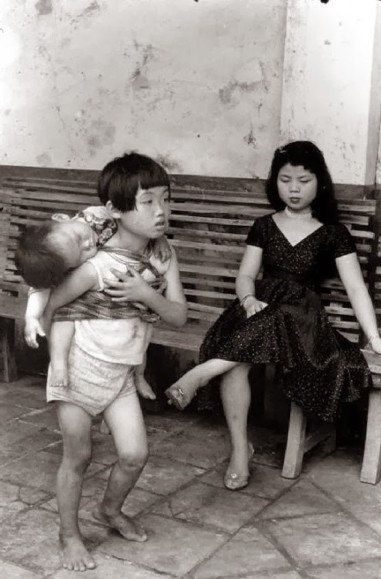 【圖 1】鄧南光，《艋舺》，1956，家屬自藏