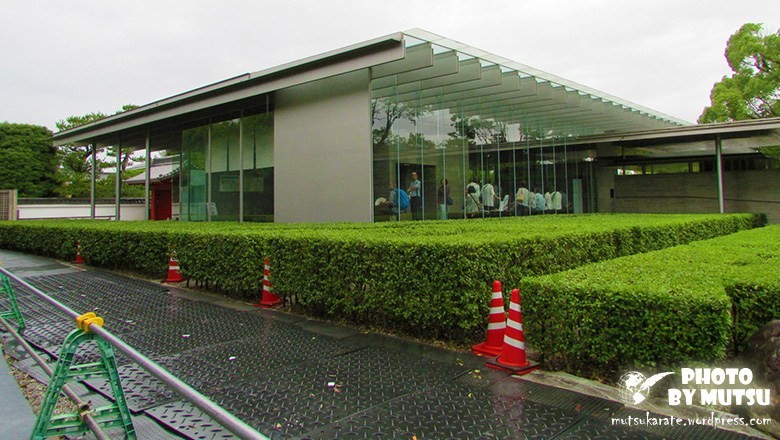 鳳翔館是新式博物館，裏面擺放了不少日本國寶級的文物。