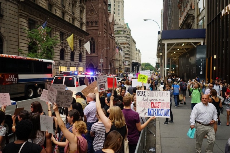 紐約市雖然存在歧視問題，但反歧視團體的力量也非常大，也有全美最嚴厲之一的保護人權法律。（圖：作者提供）