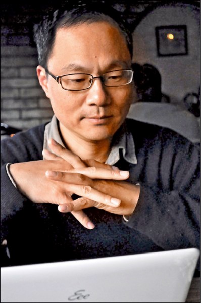 劇場導演鴻鴻（鴻鴻提供）