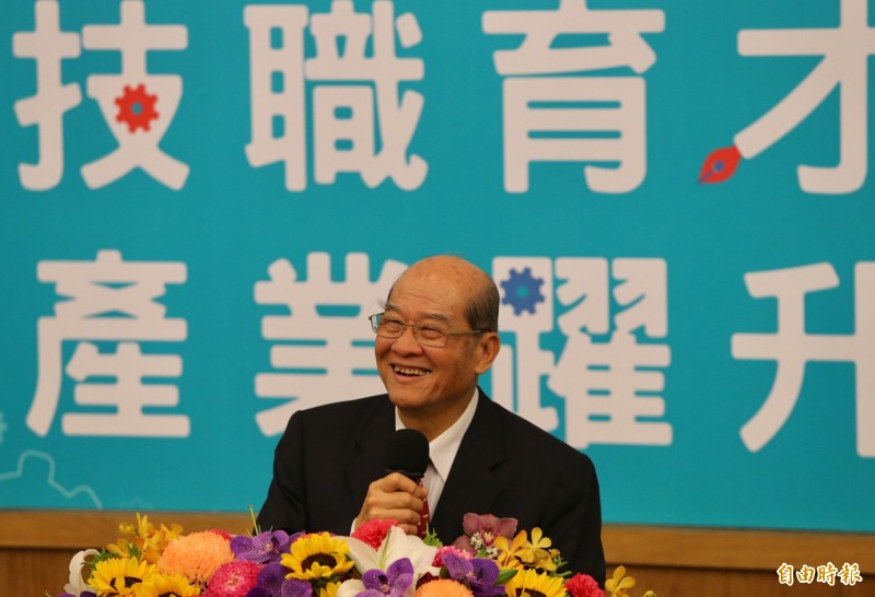 黃昆輝教授教育基金會18日舉辦「當前台灣技術與職業教育問題與對策研討會」，基金會董事長黃昆輝出席致詞。（記者簡榮豐攝）