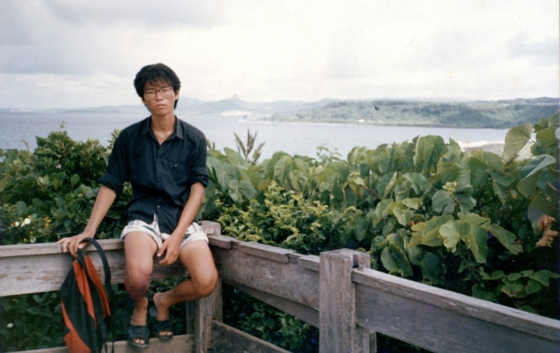 在苦澀的青春歲月中，騎著鐵馬踏遍嘉南平原，遠征高屏；山地部落，浸染南台灣大地的風土與人情，是身為成大學生最大的特權！ （環工80級，賴青松提供）