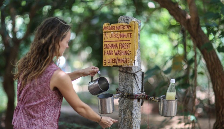 （生態村內的水資源保存系統。圖片來源：https://goo.gl/GV8GTE）