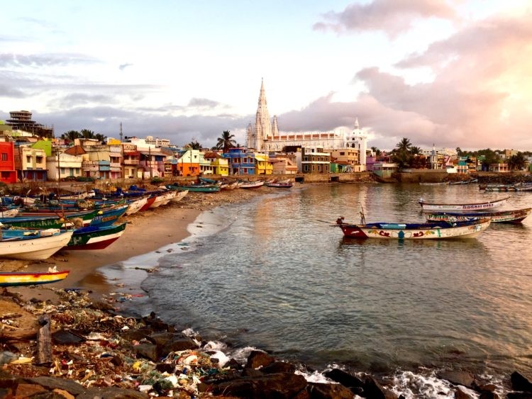 （垃圾與美景共存的印度）