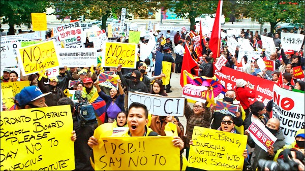 趙琪一呼百應，抗議「孔子書院」的聲浪遍地開花，北美數所大學機構陸續宣布結束合作。（嘉義國際藝術影展提供）