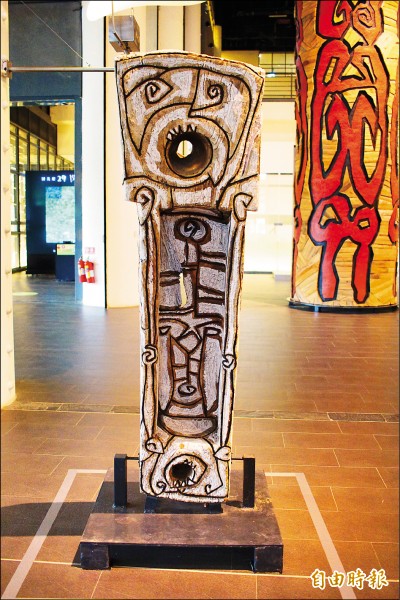 吳炫三2010年的作品「吶喊」。（記者何宗翰攝）