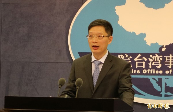 31項「惠台」政策，從時間點來看，北京刻意選擇在二二八和平紀念日宣佈對台利多政策，目的在對應國民黨過去鎮壓統治的負面形象、刻意擴大當前民進黨執政因推進改革路線而陷入民調低潮的困境，以施惠者的姿態撼動台灣社會「實質信念」。（中央社）