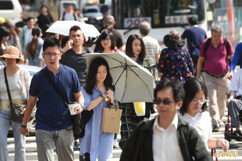 「解嚴後世代」也可以擴大，向前推解嚴前10年出生，在接受教育之初、政治啟蒙階段時解嚴，言論、思想、社會、文教等開始解放，加起來就有600萬人。今年底選舉，「解嚴後世代」投票動向，將成為影響選舉勝敗的要因。（資料照，記者方賓照攝）