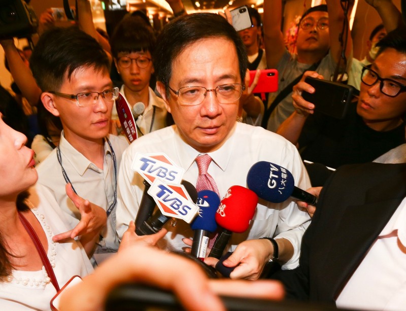 二○一七年十月台大正式發函核准兼職以前，管中閔教授就在當年六月十四日上任台灣大哥大獨立董事、審計和薪酬委員的作為，是一個沒人可以質疑的事實。（中央社）