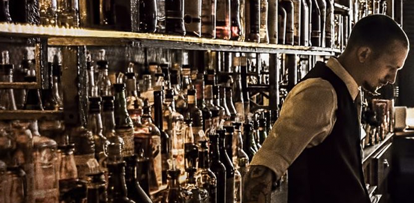 《Hey Bartender》是2013年的調酒師紀錄片。（圖：4th Row Films）