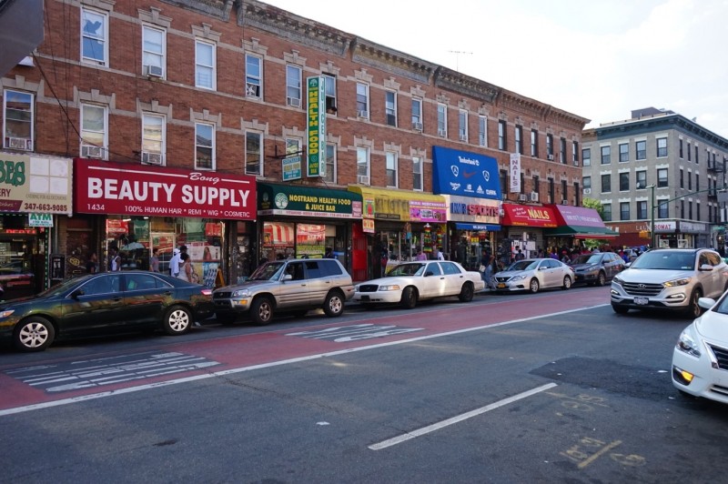 雖然Flatbush地區的亞裔居民不多，卻有不少亞裔經營的餐館與商店。（圖：作者提供）