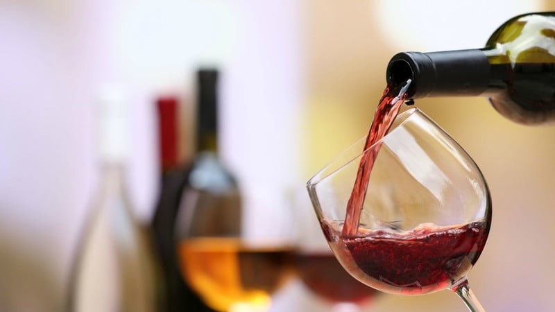 當全世界談酗酒、酒癮變色的時候，法國卻看似聞風不動，事不關己。（www.themanual.com/）