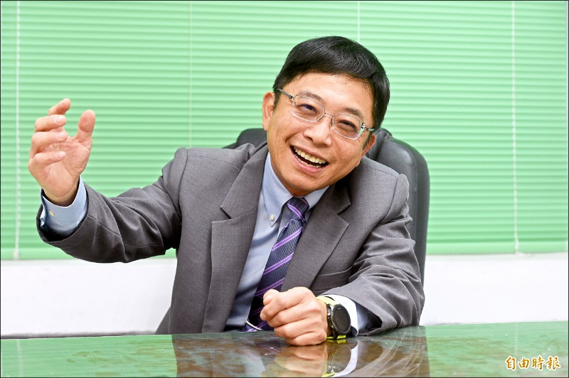 成功大學電機系李忠憲教授。（記者張忠義攝）