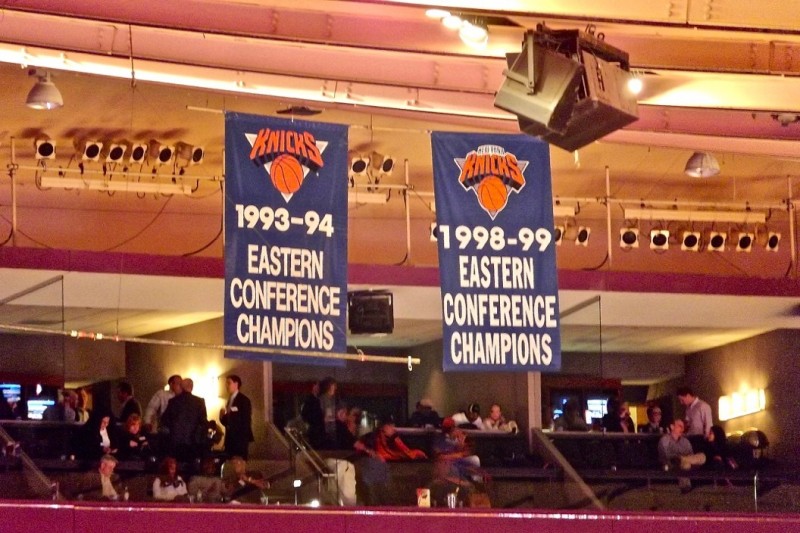 派翠克．尤英在尼克隊的球員期間兩次打入NBA總冠軍賽，但都鍛羽而歸。（圖：作者提供）