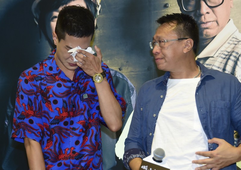 真的下海一試時，這才終於知道專業演員的不易：能夠不斷在鏡頭前面再來一次，也是一門專業。《做工的人》殺青&卡司發布會 薛仕凌、游安順（右）。（資料照）