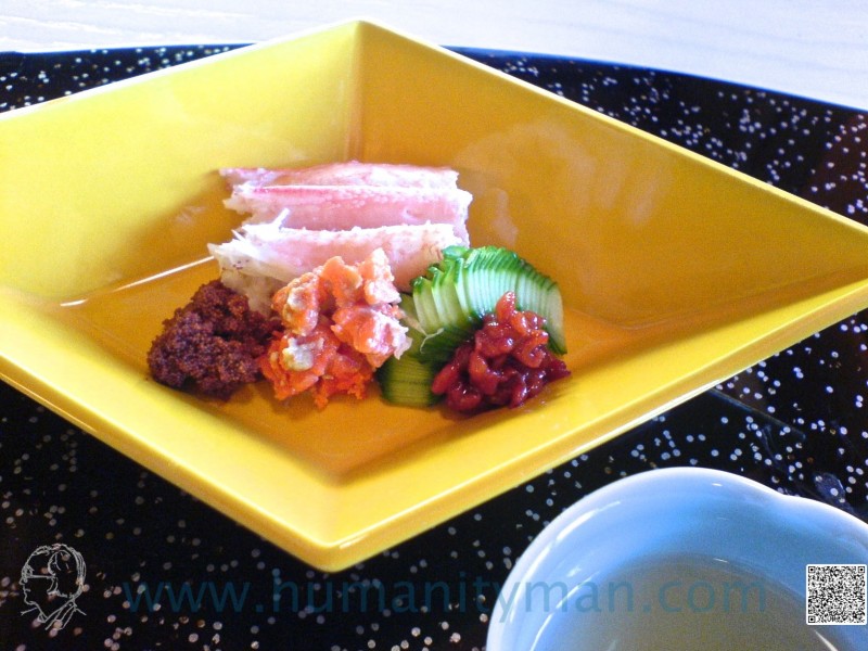 京都秋楓時，也是松葉母蟹解禁時，醋物是最好吃的選擇。（圖：作者提供）