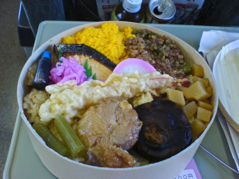 驛便當，也配上一片。（圖：作者提供）