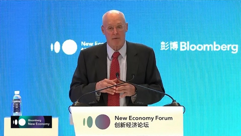 美國前財政部長保爾森 於2019年11月底的彭博新財富論壇的演講，主題是「脫鉤的不切實際幻想」。（Bloomberg）