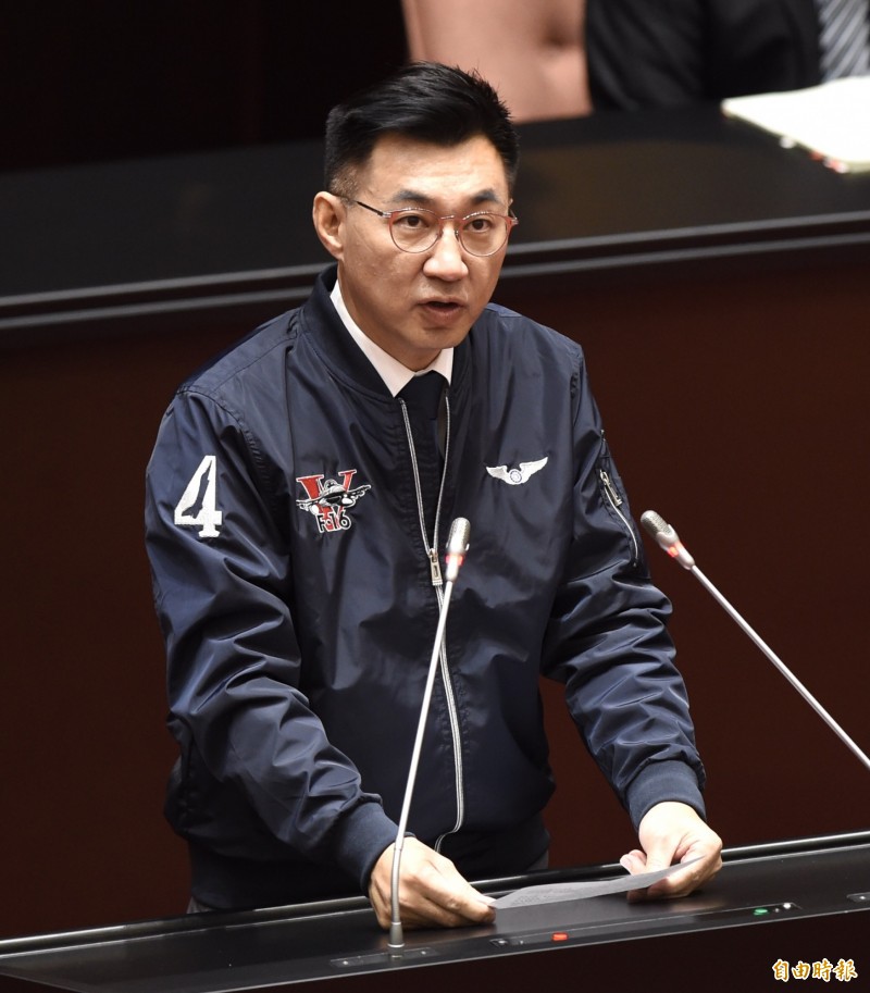 按往例，無論馬英九、朱立倫、洪秀柱，甚至爭議性較大的吳敦義當選黨主席，中共總書記都會向國民黨新主席致賀電，但江啟臣（中）至今未收到，只見國台辦透過新華網口傳總書記「聖旨」。（資料照）