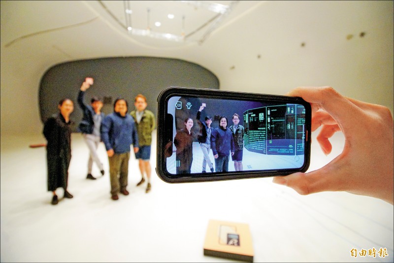 驫舞劇場擴增實境（AR）重新探索觀舞這件事。（記者何宗翰攝）