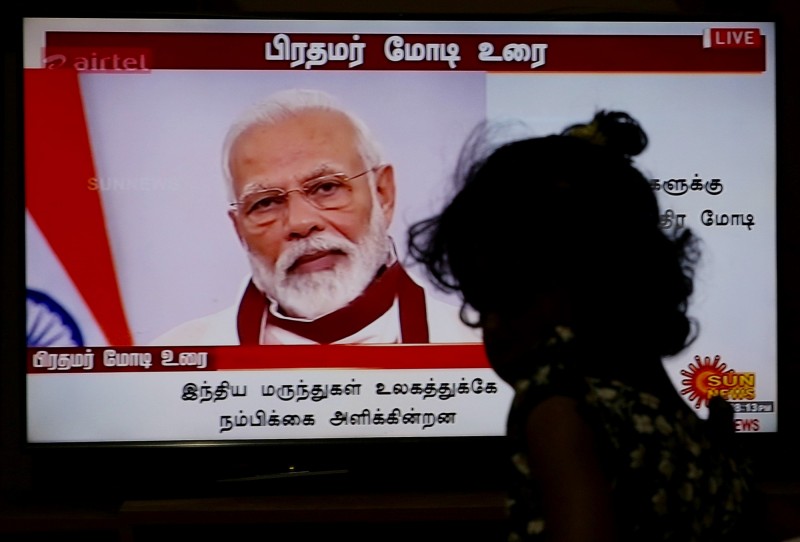 美中貿易戰原本可以讓莫迪翻轉印度經濟情勢，但一場突如其來的疫情，讓人口龐大、衛生條件極差的印度也必須進入幾乎「封國」的情境。（EPA）