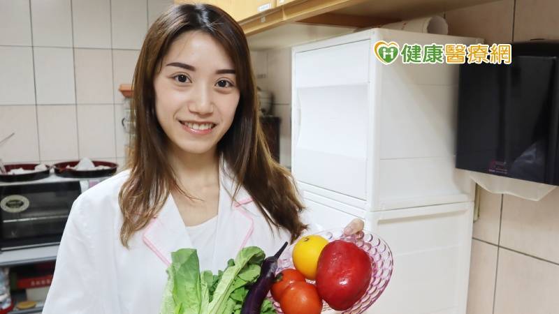 覺佳欣營養師表示，中秋烤肉一定要選擇正確食材，才能避免一步錯步步錯而吃到發胖！