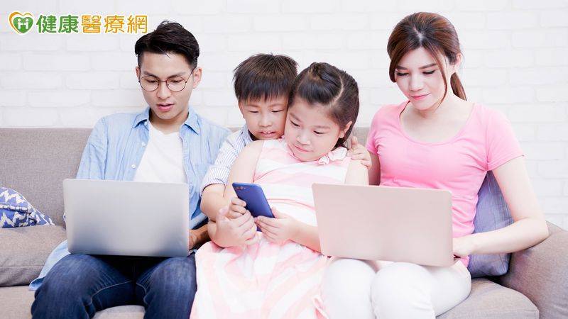 健康醫療網》小朋友當心成「小糊矇族」！醫師4撇步遠離乾眼疾病