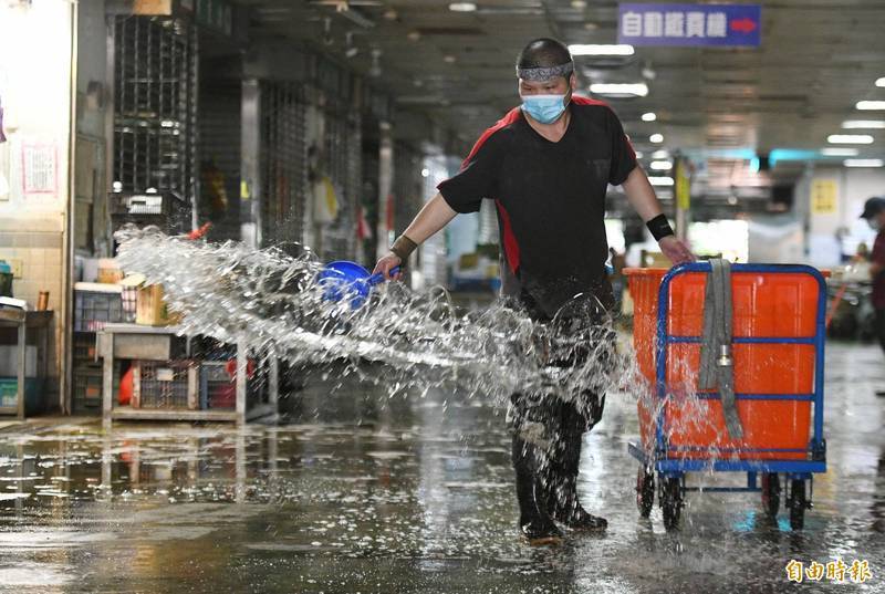 如果精準疫調真有效，為何北農確診人數不斷增加，範圍不斷擴大？（本報資料照）