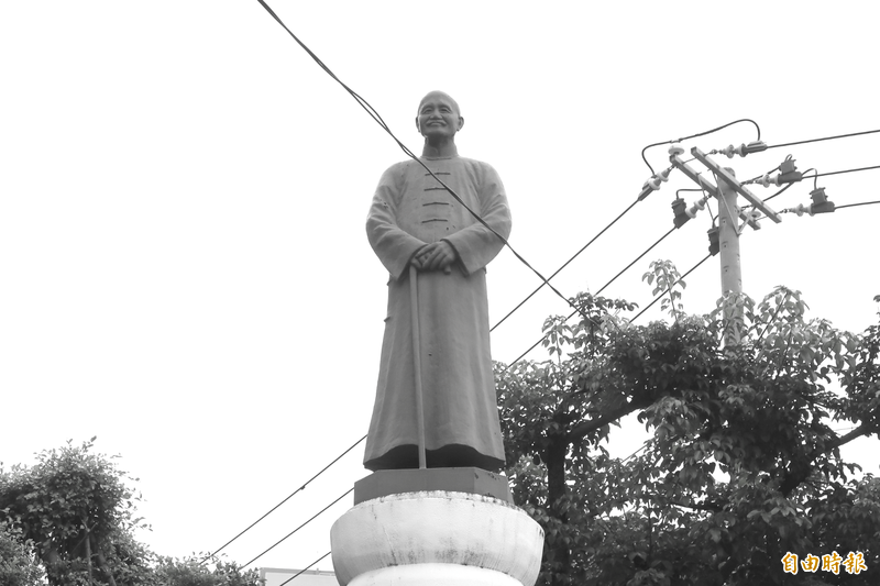 二戰後蔣介石勢力在中國內戰中潰敗後選擇逃亡臺灣，因為一連串國際局勢變化美國決定支持國民黨政權在臺灣的少數外來極權統治，也讓其得以在臺灣長期立足。（資料照）