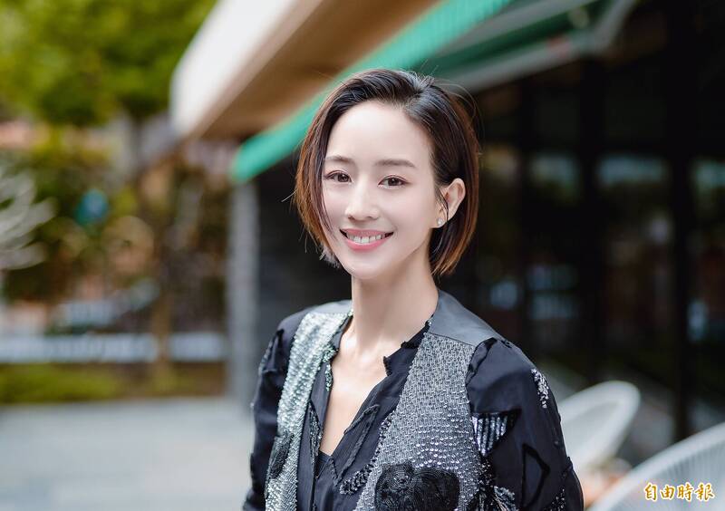 台灣出生的藝人張鈞甯，曾在11年前的中央大學碩士論文上寫著「我國」，就遭中共的小粉紅（小嘍囉啦）指為台獨，鎖定出征追殺。（資料照）