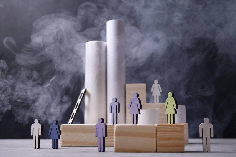 只要將溫室氣體（主要是二氧化碳）排放的總量控制好，基本上就有機會不讓氣溫升高的讓末日劇情產生。而碳金融恰好是達成此事的最重要工具。（https://www.freepik.com/）