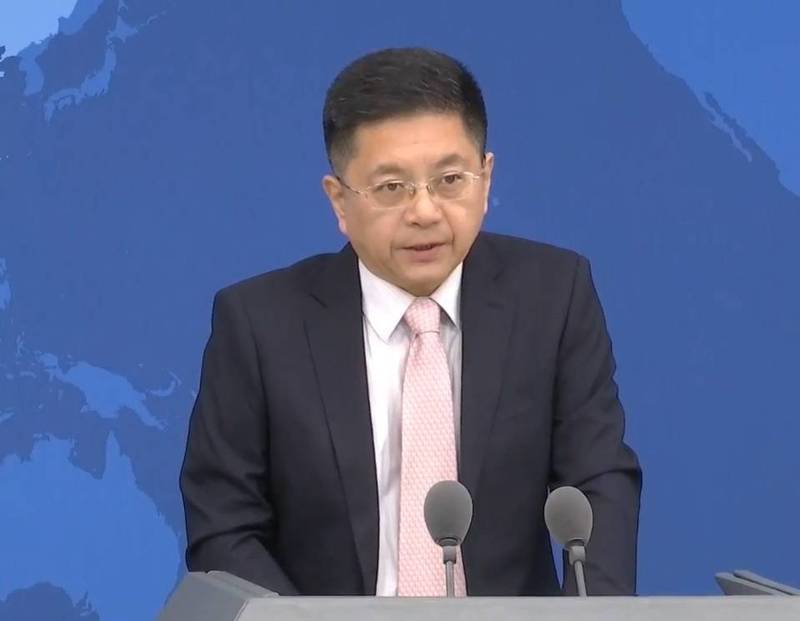 中共在台灣舉行公投的前三天，配合藍營的最後一波猛攻，中國國台辦發言人馬曉光聲稱，台灣本來就是中國一部分，何來併吞之說。（翻攝直播）