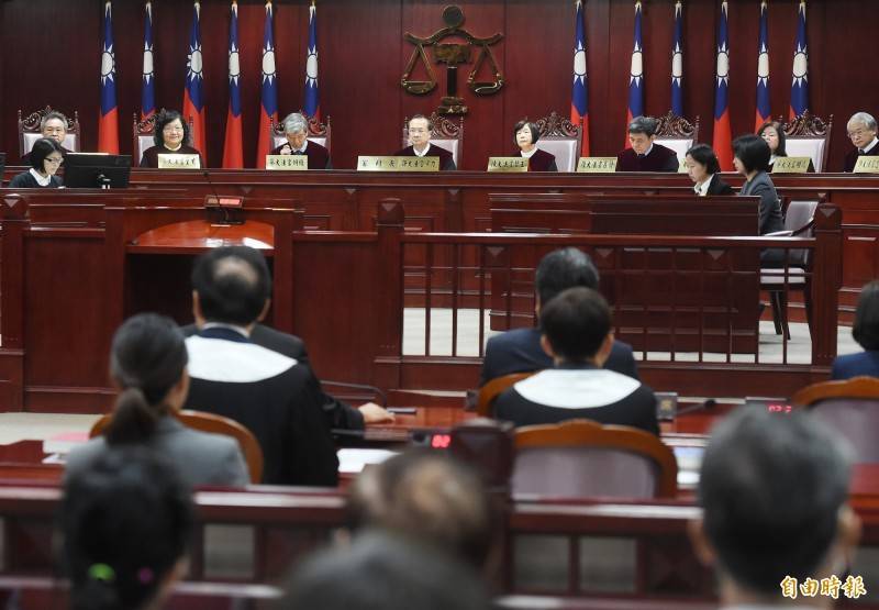 憲法訴訟新制施行後的第一次憲法法庭言詞辯論，主題是關於《原住民身分法》將姓名作為原住民身分的認定標準是否合憲。由於本案是新制下第一次開庭，因此引起各界廣泛關注。（本報資料照）